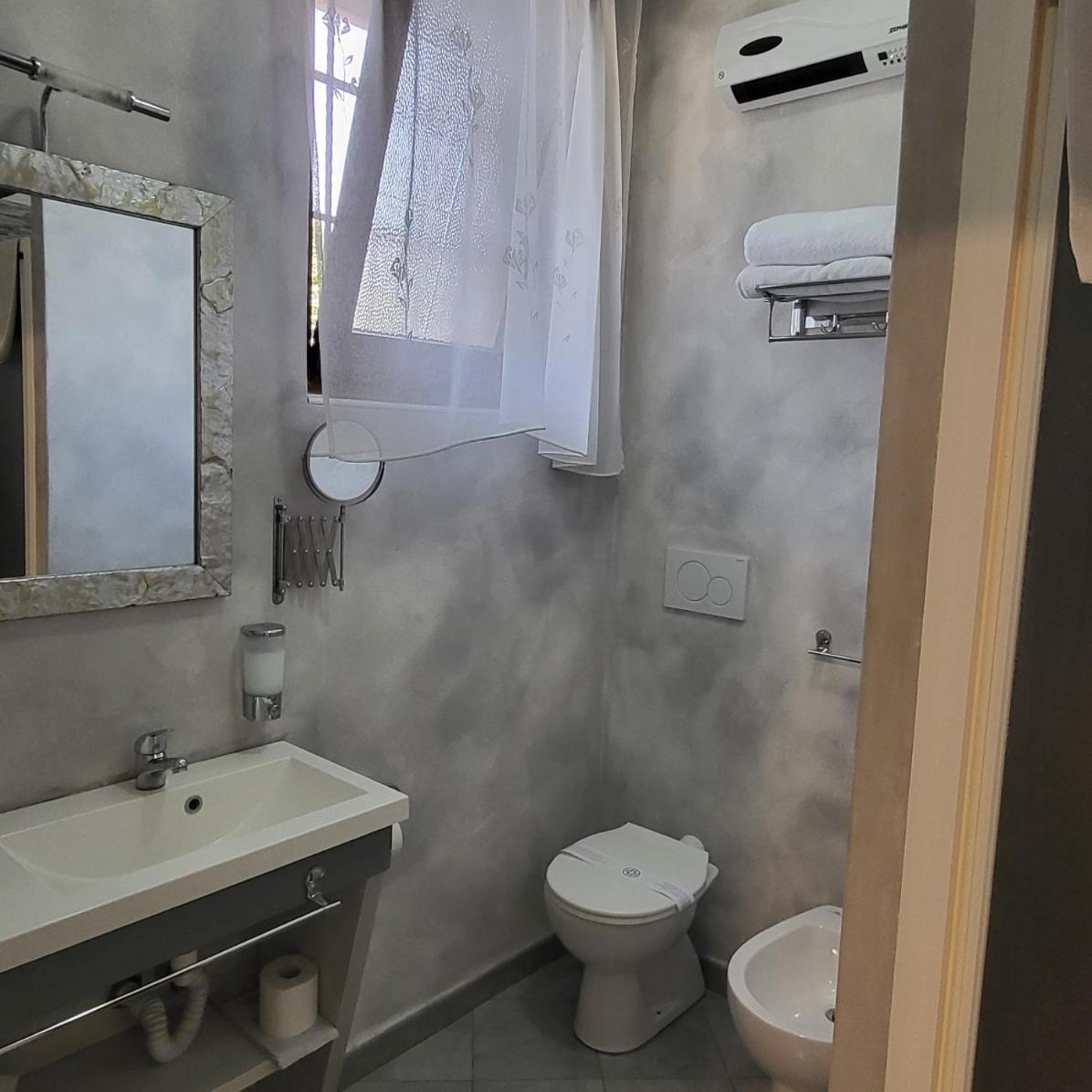 Illuvia 2 Affitta Camere กอร์นาเรโด ภายนอก รูปภาพ